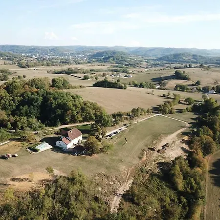 La Ferme De Montard ベッド・アンド・ブレックファスト